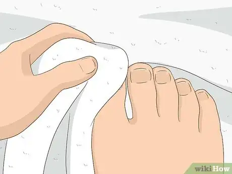 Imagen titulada Give Yourself a Pedicure Using Salon Techniques Step 12