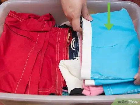 Imagen titulada Pack Clothes for Moving Step 7