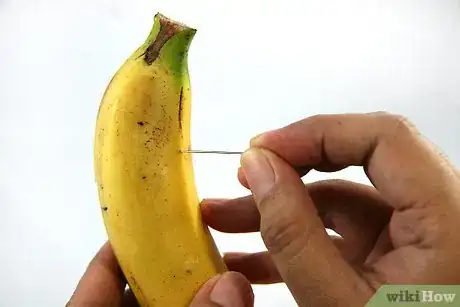 Imagen titulada Slice a Banana Before It Is Peeled Step 4