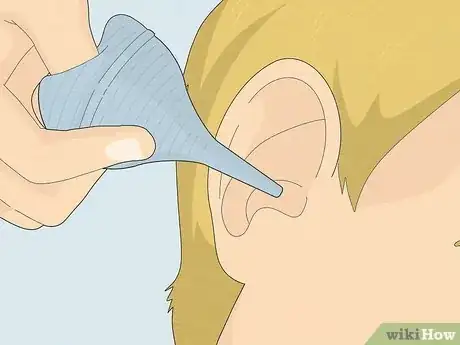 Imagen titulada Remove a Bug from Your Ear Step 2