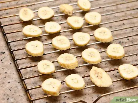 Imagen titulada Dehydrate Bananas Step 4