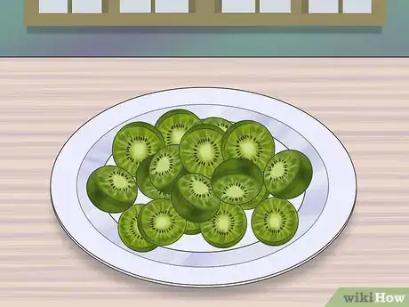 Imagen titulada Eat Kiwi Berries Step 4