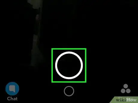 Imagen titulada Turn on Flash on Snapchat Step 3