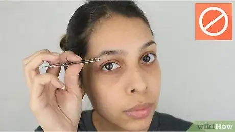 Imagen titulada Make Eyebrows Grow Step 2