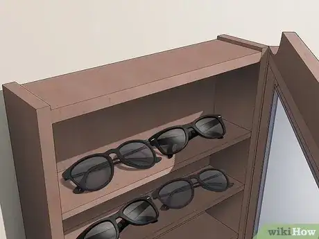 Imagen titulada Organize Sunglasses Step 3