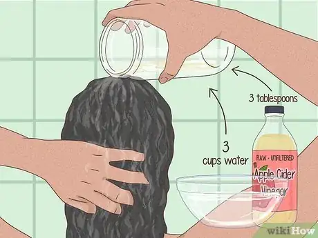 Imagen titulada Make Curly Hair Beautiful and Frizz Free Step 14