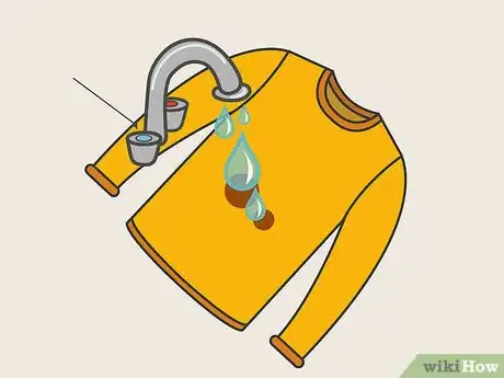 Imagen titulada Remove Bloodstains from Clothing Step 5