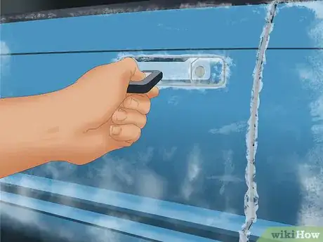 Imagen titulada Open Frozen Car Doors Step 5