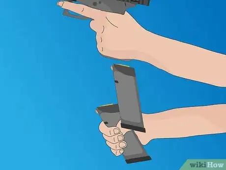 Imagen titulada Reload a Pistol and Clear Malfunctions Step 4