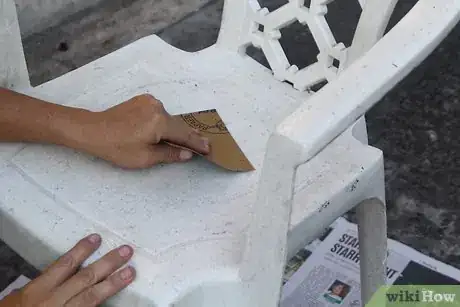 Imagen titulada Paint Plastic Furniture Step 3