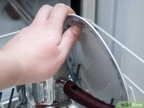 Imagen titulada Remove Dish Soap from a Dishwasher Step 3