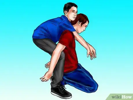 Imagen titulada Give a Piggyback Step 10