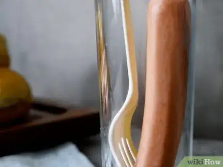 Imagen titulada Boil a Hot Dog in a Microwave Step 2