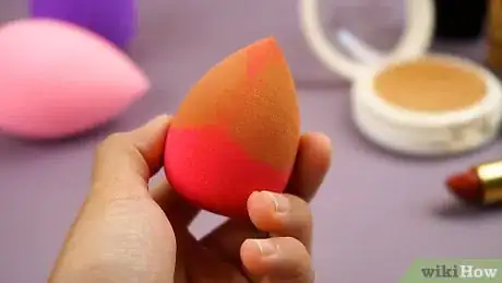 Imagen titulada Clean Makeup Sponges Step 10