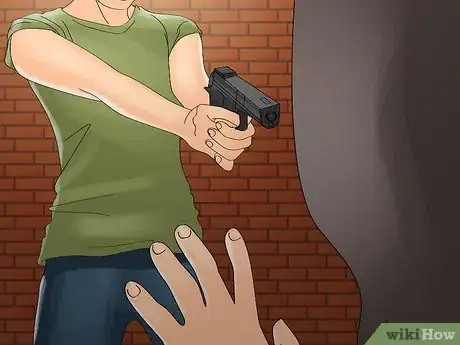 Imagen titulada Disarm a Criminal with a Handgun Step 13