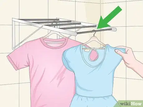 Imagen titulada Dry Clothes Washed by Hand Step 13