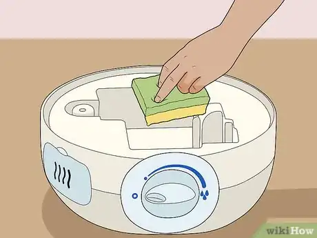 Imagen titulada Clean a Vicks Humidifier Step 9