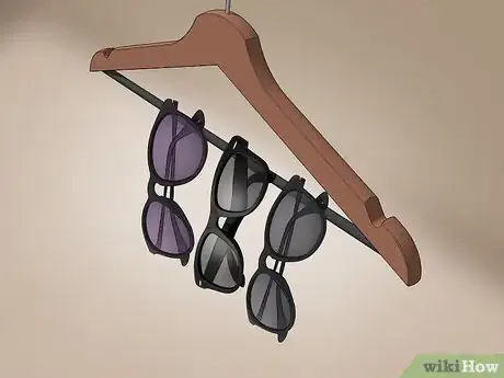Imagen titulada Organize Sunglasses Step 6