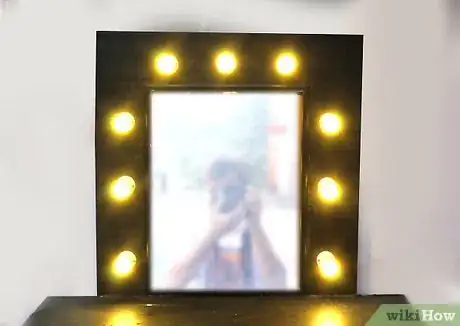 Imagen titulada Make a Makeup Mirror with Lights Step 11