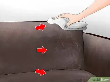 Imagen titulada Clean Leather Furniture Step 2