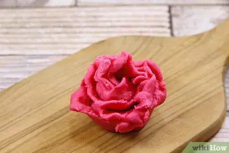 Imagen titulada Make Fondant Flowers Step 12