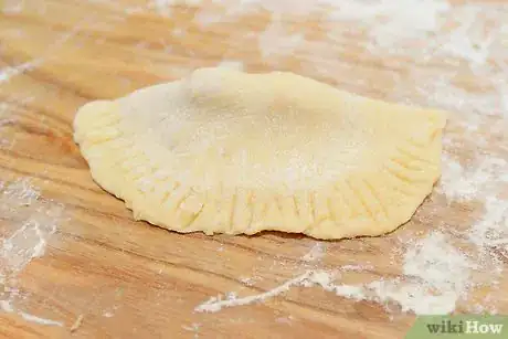 Imagen titulada Make a Panzerotti Step 16