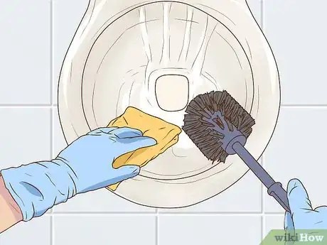 Imagen titulada Clean Hard Water Stains in a Toilet Step 17