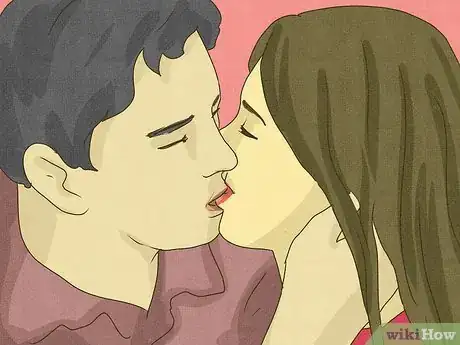 Imagen titulada What Does It Mean when Someone Holds Your Face While Kissing Step 7