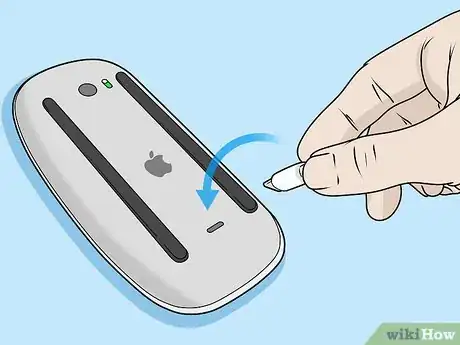 Imagen titulada Charge an Apple Mouse Step 4
