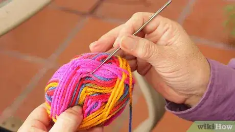 Imagen titulada Change Colors when Crocheting Step 14