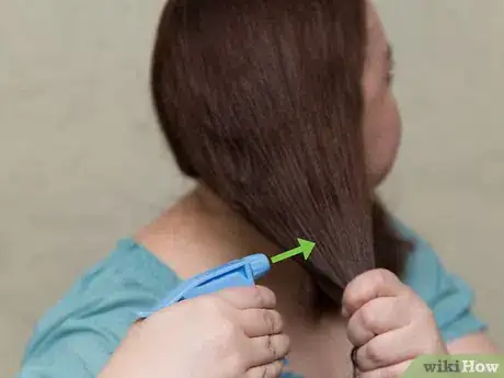 Imagen titulada Curl Your Hair with Straws Step 13