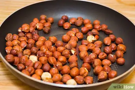 Imagen titulada Roast Hazelnuts Step 8