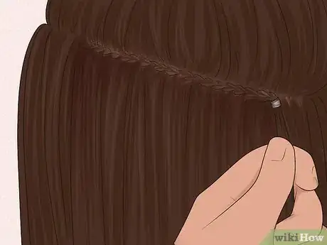 Imagen titulada Sew in Hair Extensions Step 11