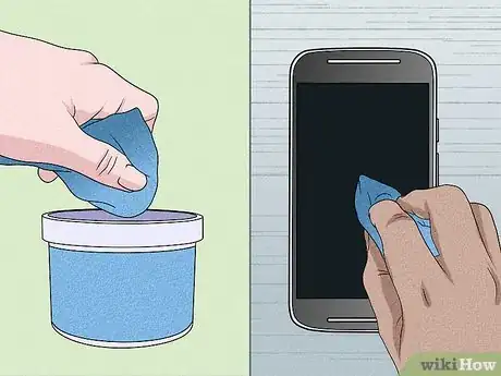 Imagen titulada Clean Your Phone Screen Step 9