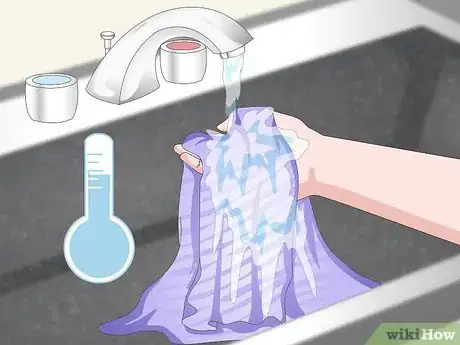 Imagen titulada Dye Fabric with Arashi Shibori Step 18