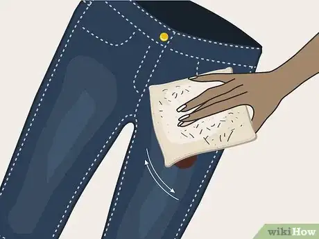 Imagen titulada Remove a Stain from a Pair of Jeans Step 9