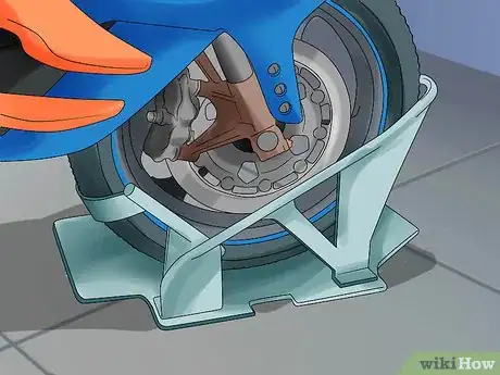 Imagen titulada Tie Down a Motorcycle Step 3