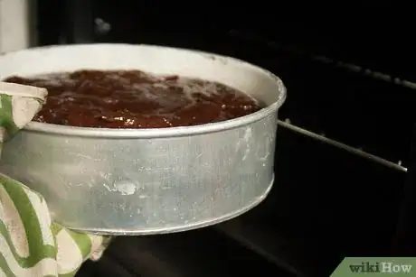 Imagen titulada Make a Chocolate Cake Step 4