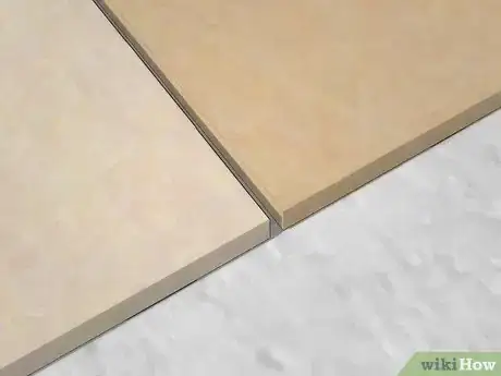 Imagen titulada Install Marble Floor Tile Step 13