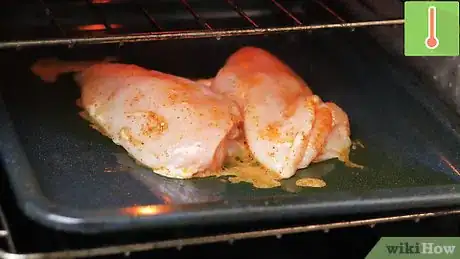 Imagen titulada Bake Boneless Skinless Chicken Step 8