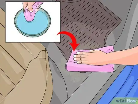 Imagen titulada Remove Vomit From a Car Interior Step 13