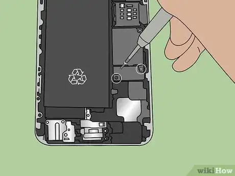Imagen titulada Replace an iPhone Battery Step 37