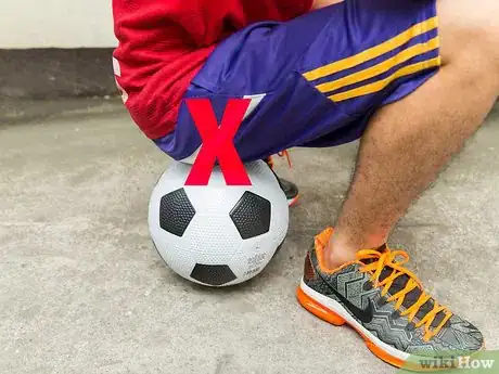 Imagen titulada Inflate a Soccer Ball Step 7