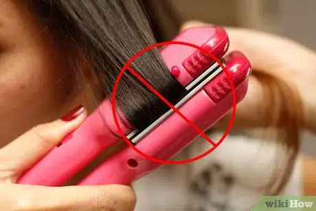 Imagen titulada Get Long, Beautiful Straight Hair Step 5