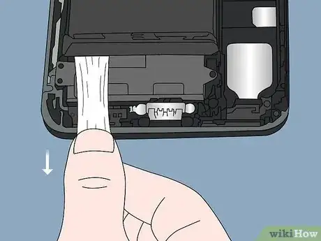 Imagen titulada Replace an iPhone Battery Step 27