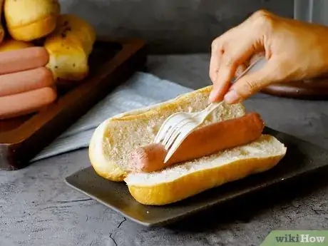 Imagen titulada Boil a Hot Dog in a Microwave Step 8