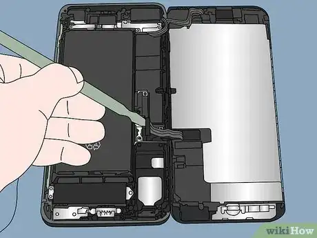 Imagen titulada Replace an iPhone Battery Step 15