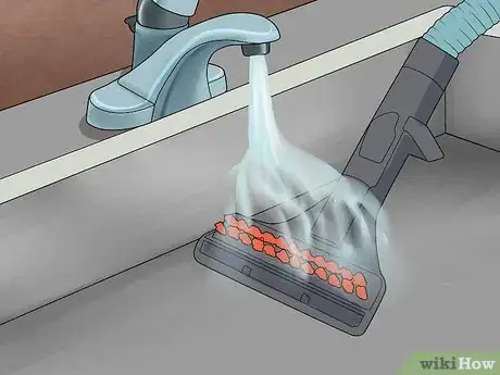 Imagen titulada Clean a Bissell Carpet Cleaner Step 12