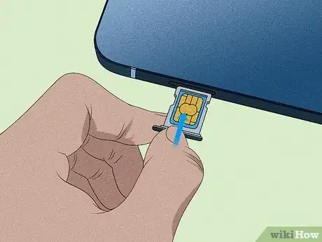 Imagen titulada Put a SIM Card Into an iPhone Step 8