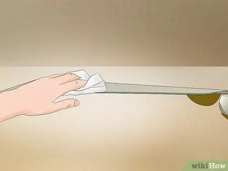 Imagen titulada Clean a Ceiling Fan Step 13